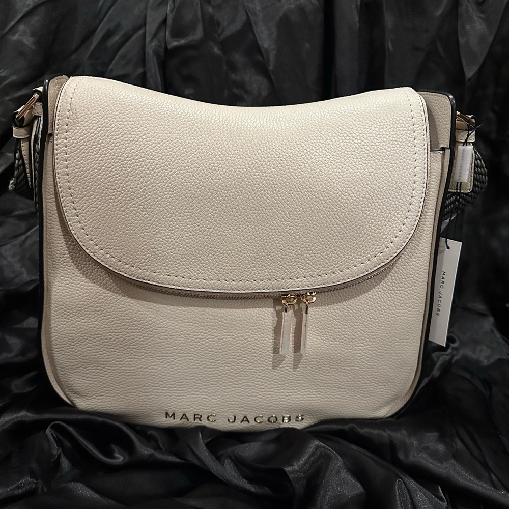 Marc Jacob’s Hobo Bag in Marshmallow